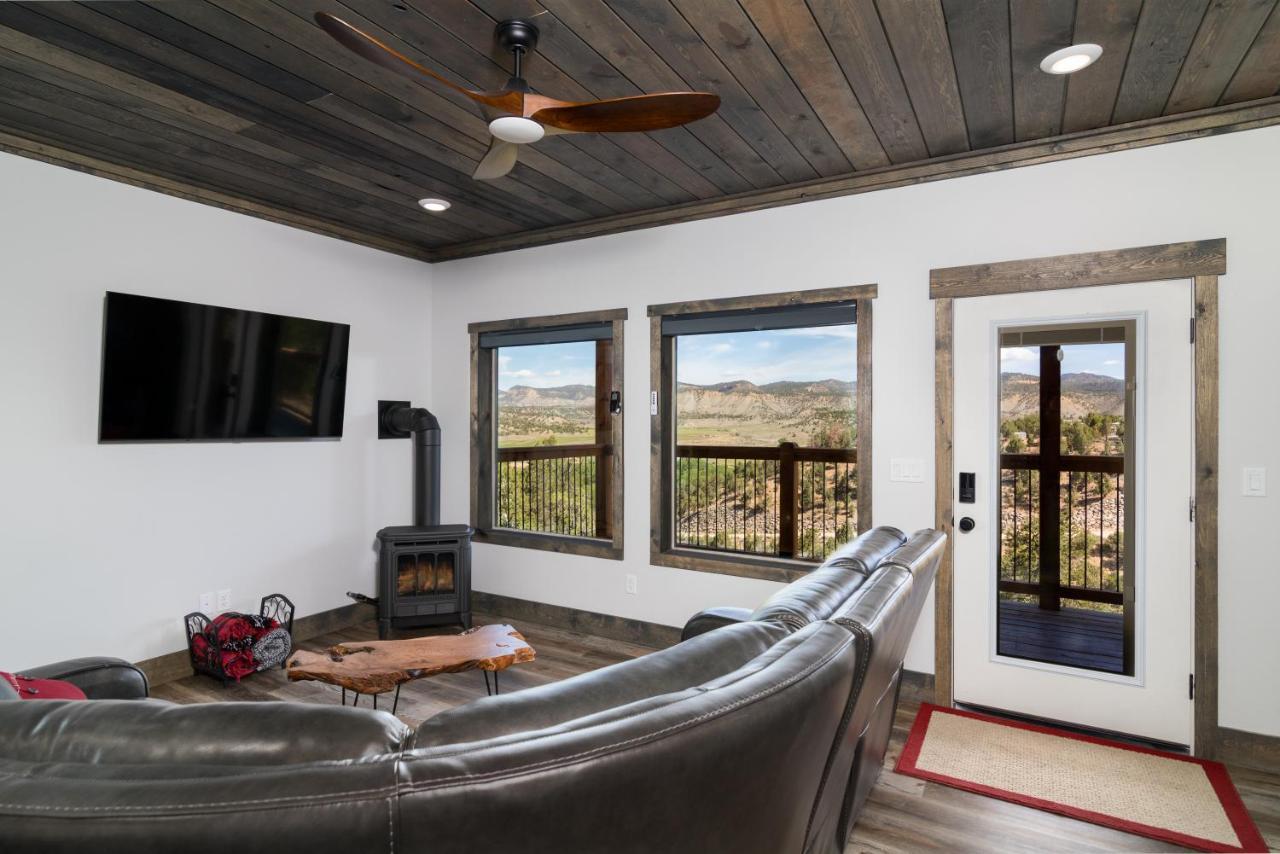 Casa de Férias Overlook Cabin. Romantic Views Fire Pit/hot Tub & Zion Adventure *