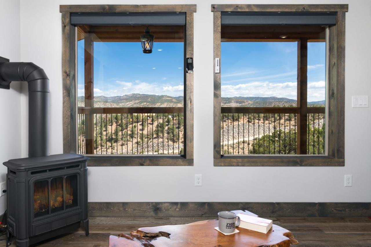 Overlook Cabin. Romantic Views Fire Pit/hot Tub & Zion Adventure Casa de Férias Orderville