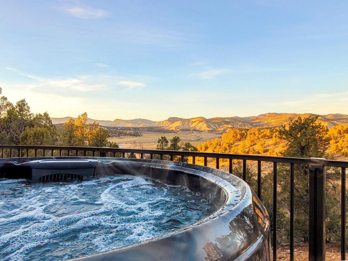 Overlook Cabin. Romantic Views Fire Pit/hot Tub & Zion Adventure * Orderville